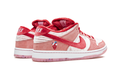 Nike SB Dunk Low Strangelove